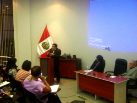 Gonzalo Alegría tuvo dos encuentros con los estudiantes de la UCV. Hasta ahora se sigue comentando de lo bien que disertó; de la empatía para con los muchachos. De verdad fueron admirables estas dos conferencias.